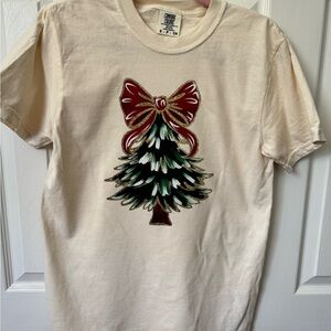 Christmas tree with red Bow coquette comfort colors T-shirt